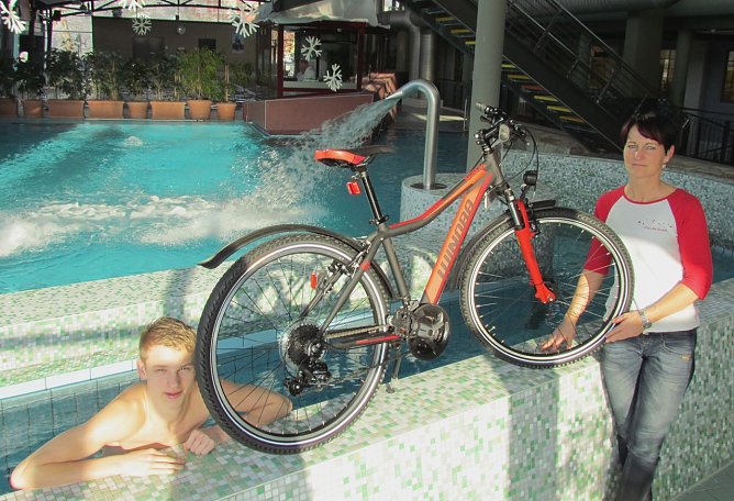 Megastart mit Mega Pool Party (Foto: Badehaus Nordhausen GmbH)