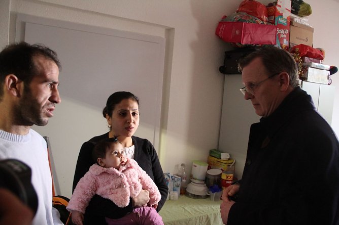 "Die Situation ist f&uuml;r alle Beteiligten unertr&auml;glich" - Bodo Ramelow besucht Fl&uuml;chtlinge in Nordhausen (Foto: Angelo Glashagel)