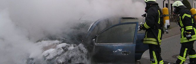 Auto ausgebrannt (Foto: Feuerwehr Bleicherode)