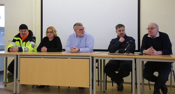 Pressegespr&auml;ch zum Erdfall (Foto: nnz)