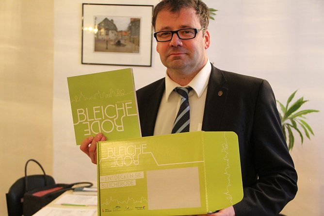 Offensiv f&uuml;r Bleicherode werben - mit dem Bleicher&ouml;der Begr&uuml;&szlig;ungskarton (Foto: Angelo Glashagel)