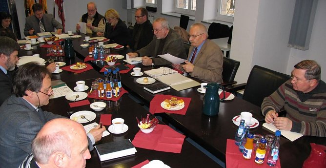 J&uuml;rgen Hohberg (2. von rechts) ist 70 (Foto: Gemeinde- und St&auml;dtebund)