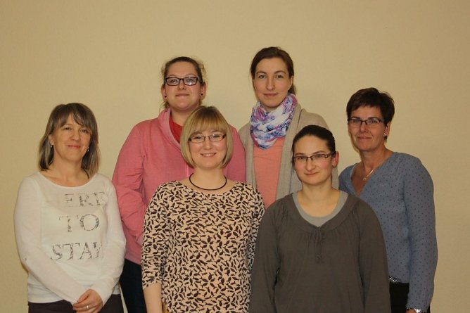 v. l. n. r. : Ines Stolze (Beisitzerin), Anita H&ouml;fig (Stellvertretende Vorsitzende), Christiane Steinmetz (Schriftf&uuml;hrerin),  Melanie Baum (Vorsitzende), Claudia Fabian (Kassenwartin), Cornelia Riemekasten (Beisitzerin) (Foto: Anja Wei&szlig;kopf)