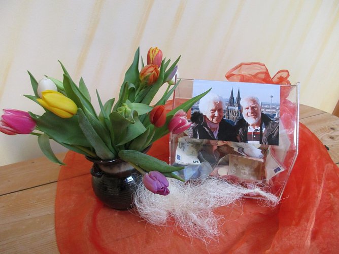 Geben und nehmen - statt Geschenke erbat sich Familie Schoolmann aus Neustadt spenden f&uuml;r das Hospiz (Foto: Margret Holzapfel)