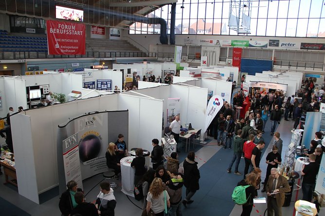 Gut besucht - das 18. Forum Berufsstart in der Nordhäuser Wiedigsburghalle (Foto: Angelo Glashagel) Gut besucht - das 18. Forum Berufsstart in der Nordhäuser Wiedigsburghalle (Foto: Angelo Glashagel)