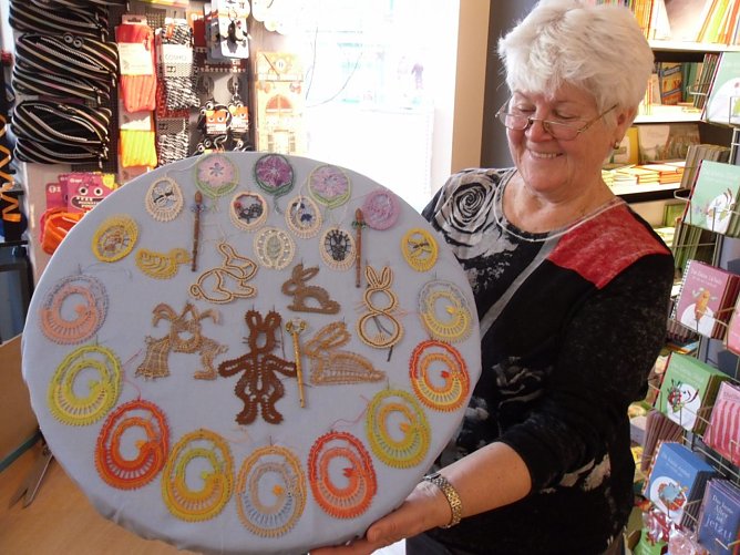 &Ouml;sterliche Kl&ouml;ppelkunst gibt es demn&auml;chst im Buchhaus Rose zu sehen (Foto: Pressestelle Landratsamt)