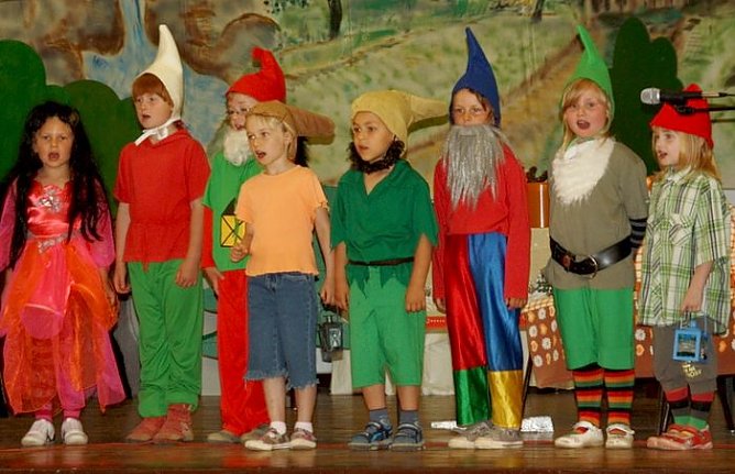 Sieben Zwerge und Schneewittchen (Foto: Hesse)