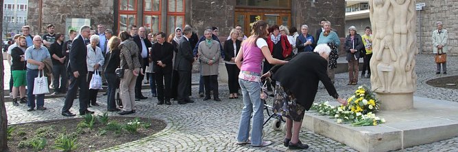 Gedenkveranstaltung zu 71. Jahren Bombardierung Nordhausens (Foto: Angelo Glashagel) Gedenkveranstaltung zu 71. Jahren Bombardierung Nordhausens (Foto: Angelo Glashagel)