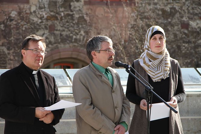 Die Religionsgemeinschaften baten gemeinsam um Vergebung (Foto: Angelo Glashagel) Die Religionsgemeinschaften baten gemeinsam um Vergebung (Foto: Angelo Glashagel)