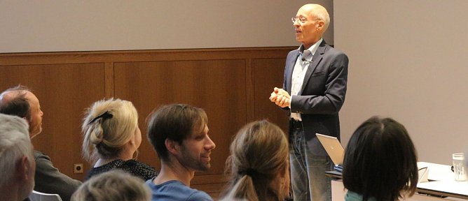 R&uuml;diger Dalhke im Nordh&auml;user B&uuml;rgerhaus (Foto: Angelo Glashagel)