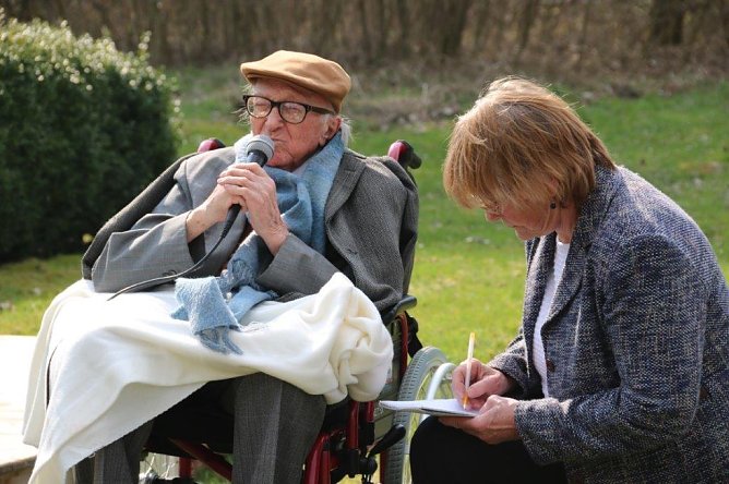 Gedenkveranstaltung zum 71. Jahrestag der Befreiung des KZ Elllrich Juliush&uuml;tte (Foto: Susanne Schedwill)