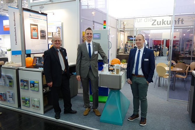 Von links: Hr. Prof. J&uuml;rgen Poerschke, Hr. Christian Borowski, Hr. Alexander Kisky (Firma B&F) (Foto: Elvira Stockmar)