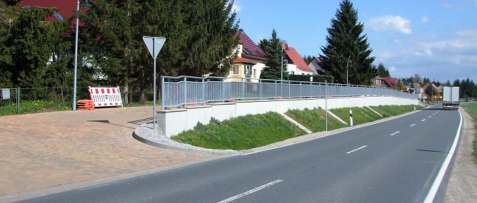 Blick auf Gel&auml;nder und Hochweg (Foto: J. Reinhardt)