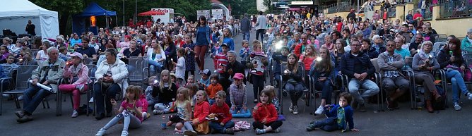 Taschenlampenkonzert im Gehege (Foto: Nicole Schulz)