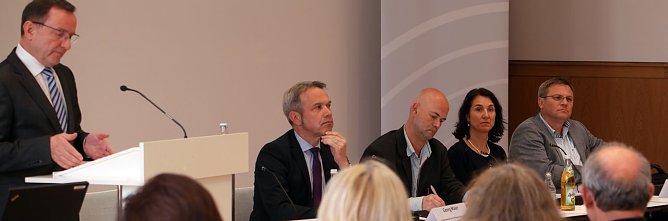 Blick auf das Podium (Foto: nnz)