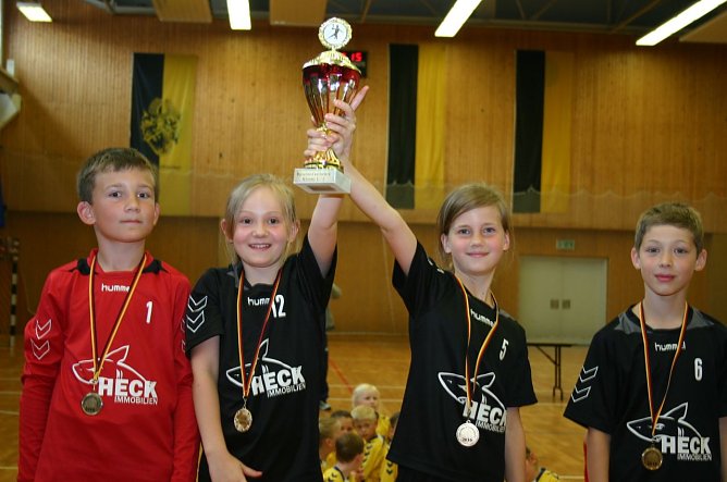 Die Kreismeistertitel holten die Grundschulen Niedersachswerfen und Petersdorf (Foto: Uwe Tittel)