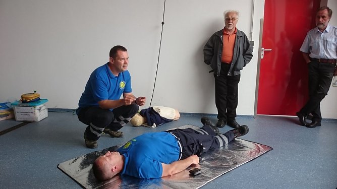 Der ACE Kreisclub Th&uuml;ringen Nord zu Besuch der Rettungswache in Ellrich (Foto: J&ouml;rg Lorenz)