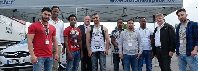 Alle Mann immer noch an Bord (Foto: nnz)