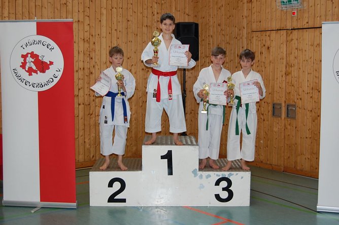 F&uuml;nf Nordh&auml;user Karatesch&uuml;ler traten zu den Landesmeisterschaften in Schmalkalden an (Foto: Sven Schr&ouml;ter)