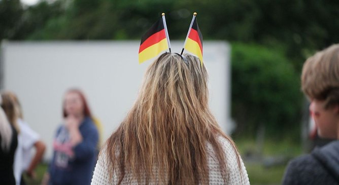 Kollektives Daumendr&uuml;cken (Foto: nnz)