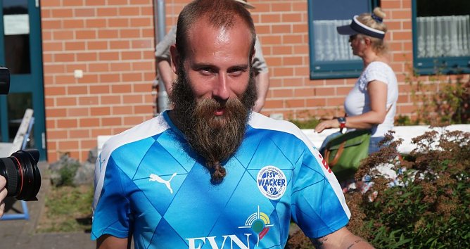 Kultfu&szlig;baller im Wacker-Dress: Marco "Toni" Sailer (Foto: nnz)