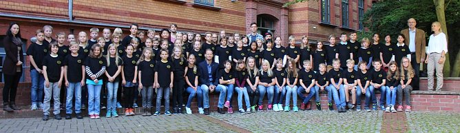 Die Neuen begr&uuml;&szlig;t und "ausger&uuml;stet" (Foto: privat)