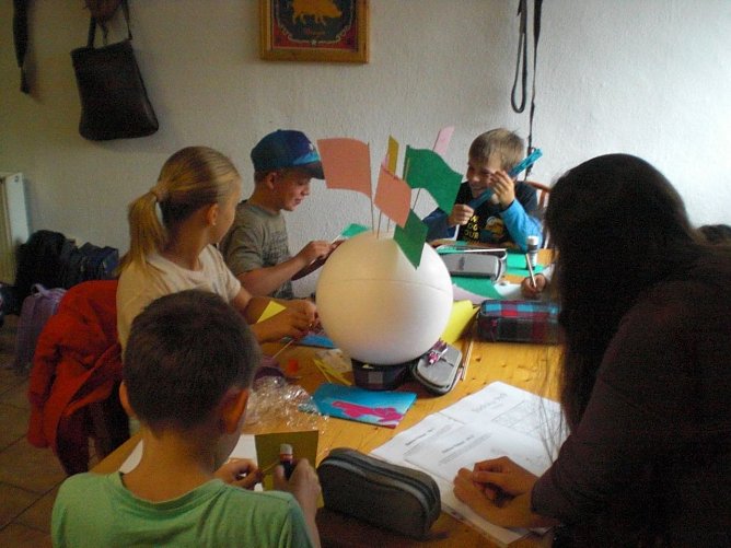 Zwei Tage rund um die Klassengemeinschaft und zum Kennenlernen erlebten k&uuml;rzlich die Sch&uuml;ler einer  5. Klasse der Heringer Regelschule Geschwister Scholl. Die 21 Sch&uuml;ler mit ihrer Klassenlehrerin Frau Krause und der schulbezogenen Jugendsozialarbeiterin Nicole Skora verbrachten  abwechslungsreiche Tage zum Schulbeginn (Foto: Nicole Scora)