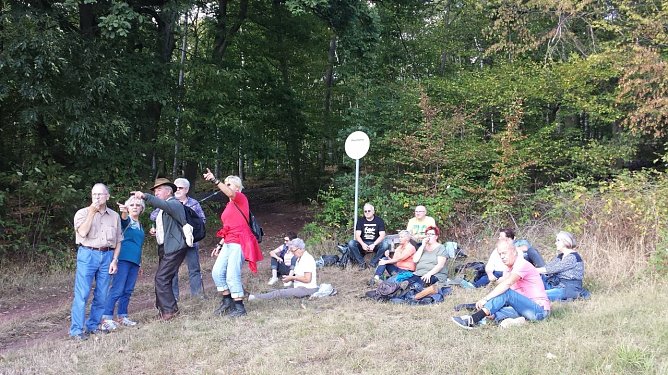 Die Trachtengruppe Neustadt ging auf Wanderschaft (Foto: Angelika Engler)
