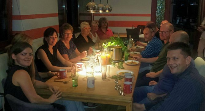 Die Wirtschaftsjunioren Nordth&uuml;ringen erm&ouml;glichten es ihren Mitgliedern und G&auml;sten an diesem Abend eine andere Art der Ern&auml;hrung kennenzulernen (Foto: Stephanie Kespohl)