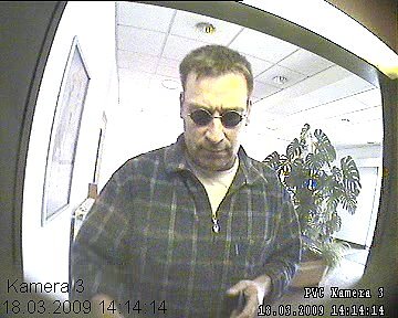 gauner (Foto: banküberwachungskamera) gauner (Foto: banküberwachungskamera)