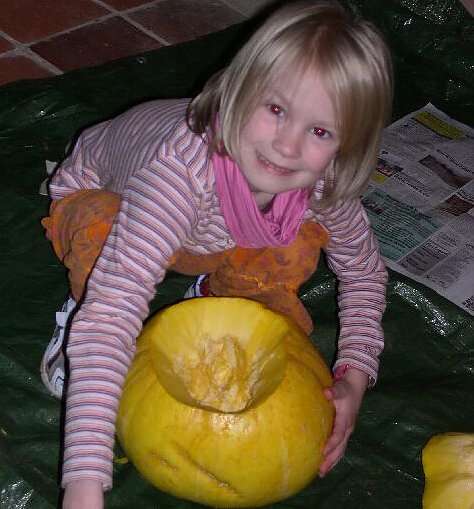 Die Jule mit dem K&uuml;rbis (Foto: Frank Tuschy)