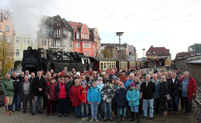 Kurz vor der Abfahrt zu Brocken. In Niedersachswerfen und Ilfeld sind noch viele G&auml;ste zugestiegen (Foto: J. Piper)
