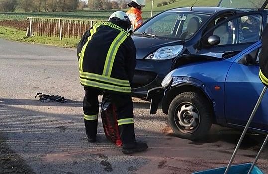 Stra&szlig;e nach Unfall gereinigt (Foto: FFW Liebenrode)