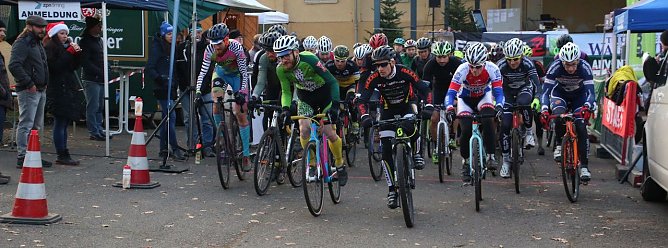 Adventscross im Gehege (Foto: Peter Blei)