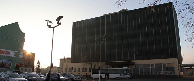 Unter dem Hammer - Verwaltungsgeb&auml;ude am Nordh&auml;user Bahnhof (Foto: Angelo Glashagel)