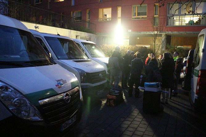 Auf nach Mediasch - der j&auml;hrliche Spendentransport Richtung Rum&auml;nien startete in den Morgenstunden (Foto: Angelo Glashagel)