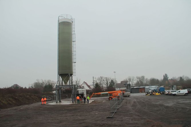 Salzsilo aufgestellt (Foto: Angelo Glashagel)