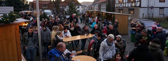 Weihnachtsmarkt in Niedersachswerfen (Foto: S. Witzel)
