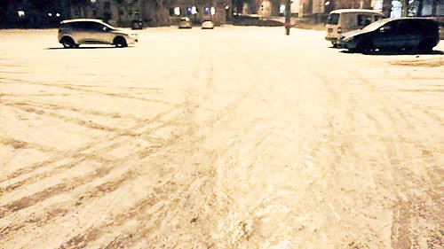 Spiegelglatt - der August-Bebel-Platz (Foto: Peter Blei)