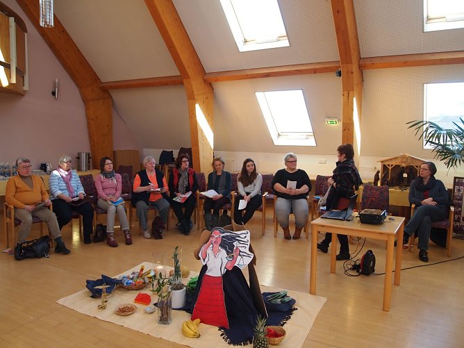 Vorbereitungen f&uuml;r den Weltgebetstag in Bleicherode (Foto: Regina Englert)