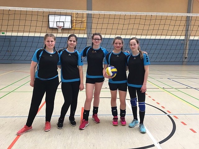 Miriam Haupt, Lilly Loup, Veronique Hinke, Zoe Strau&szlig; und Alina K&ouml;nig traten in der Wettkampfklasse III M&auml;dchen an (Foto: Friedrich Schiller Gymnasium Bleicherode)