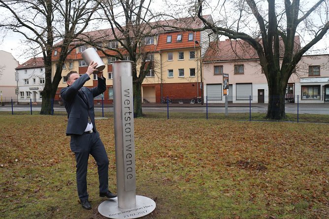 Grundsteinlegung für die "Wertstoffwende" (Foto: Angelo Glashagel) Grundsteinlegung für die "Wertstoffwende" (Foto: Angelo Glashagel)