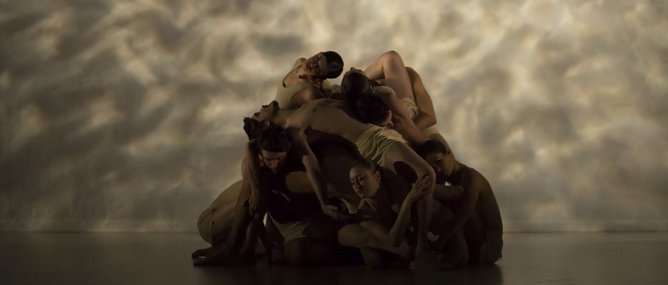 Die Seele erz&auml;hlt nicht, sie tanzt (Foto: Tilman Graner)