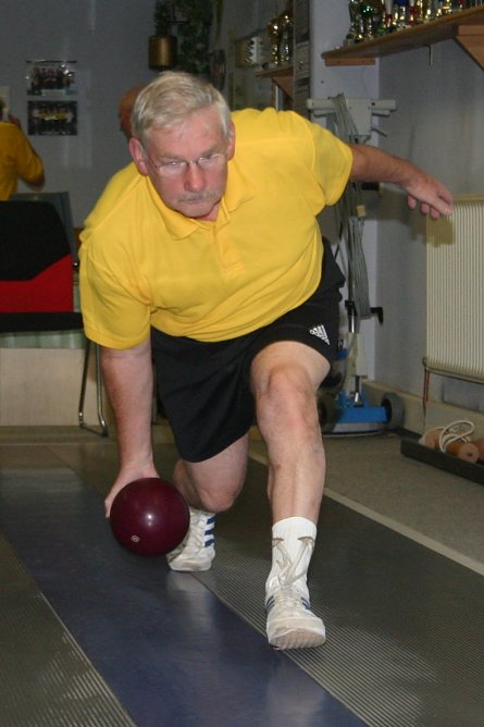 Mann der Woche war Günter Ohme, dem zweimal im Schlusspurt ein glatte 400 gelang (Foto: Uwe Tittel) Mann der Woche war Günter Ohme, dem zweimal im Schlusspurt ein glatte 400 gelang (Foto: Uwe Tittel)