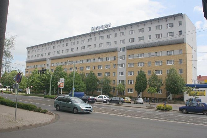 Ein Sanierungsobjekt f&uuml;r 2017 - die T&ouml;pferstra&szlig;e 20-27 (Foto: Wohnungsbaugenossenschaft S&uuml;dharz)