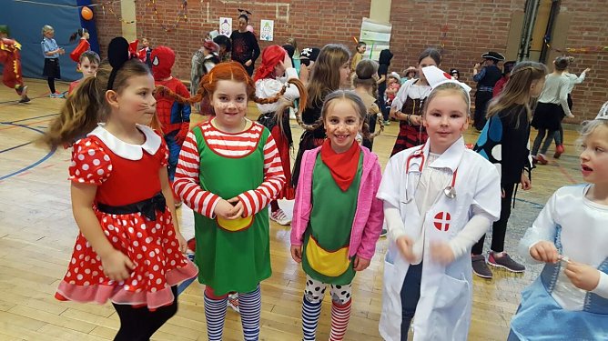 Gute Laune herrschte an der Ilfelder Grundschule bei der gro&szlig;en Faschingsfete (Foto: Grundschule Ilfeld)