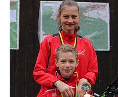 Auch der 8-j&auml;hrige Damian Bachmann in der j&uuml;ngsten Alterklasse startend (m&auml;nnliche Sch&uuml;ler U 10) und Antonia Marie Deterding (weibliche Sch&uuml;ler U 16) von der Harzer Sportgemeinschaft stellten sich der Konkurrenz (Foto: Werner H&uuml;tcher)