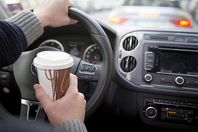 Pendler im Stadt (Foto: IG Bau)