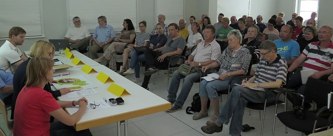 Gro&szlig;es Interesse am Festumzug (Foto: nnz)