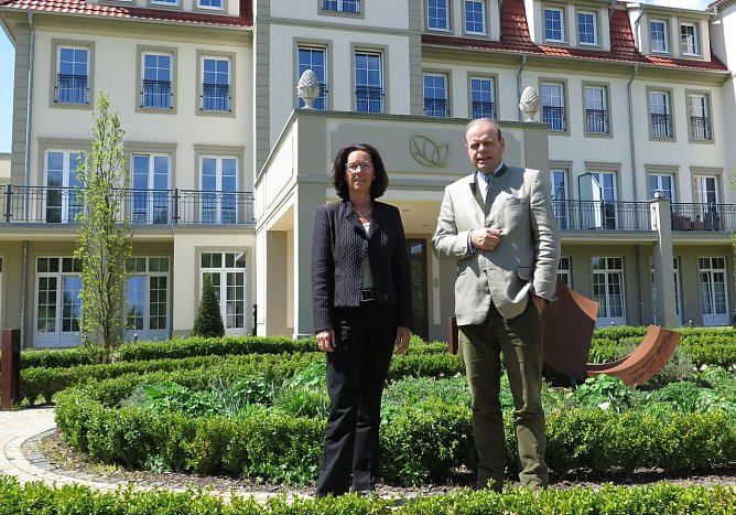 Susanne Kiefer und Dr. Clemens Ritter von Kempski (Foto: NUV)